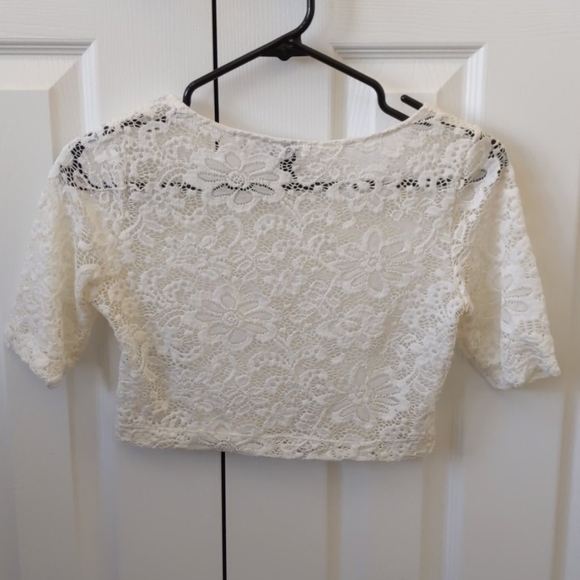 A white lacy croptop - Picture 2 of 2
